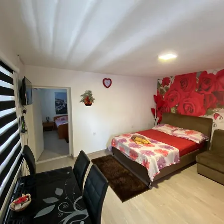 Sweet Near Old Town Apartament