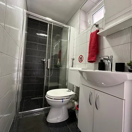 Sweet Near Old Town Апартаменты *
