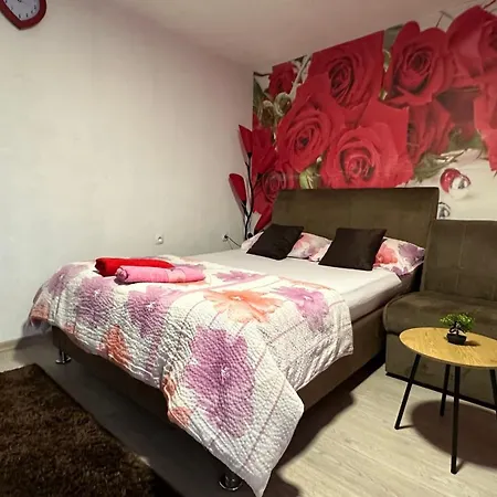 Sweet Near Old Town Apartament